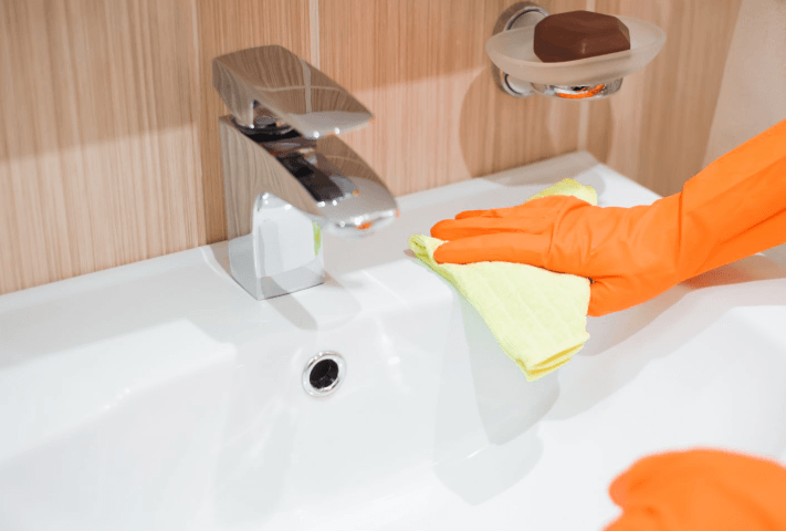 Why Dubai Bathrooms Get Dirty Faster Than You Expect
